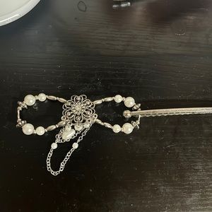 Beautiful silver hair holder/clip